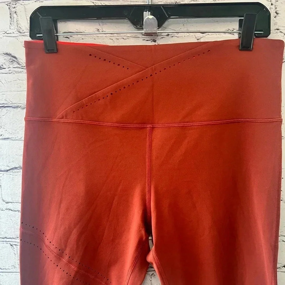 Athleta High Rise Stealth TruCool Perforated Capri Leggings Deep Red Size Large - Picture 2 of 9